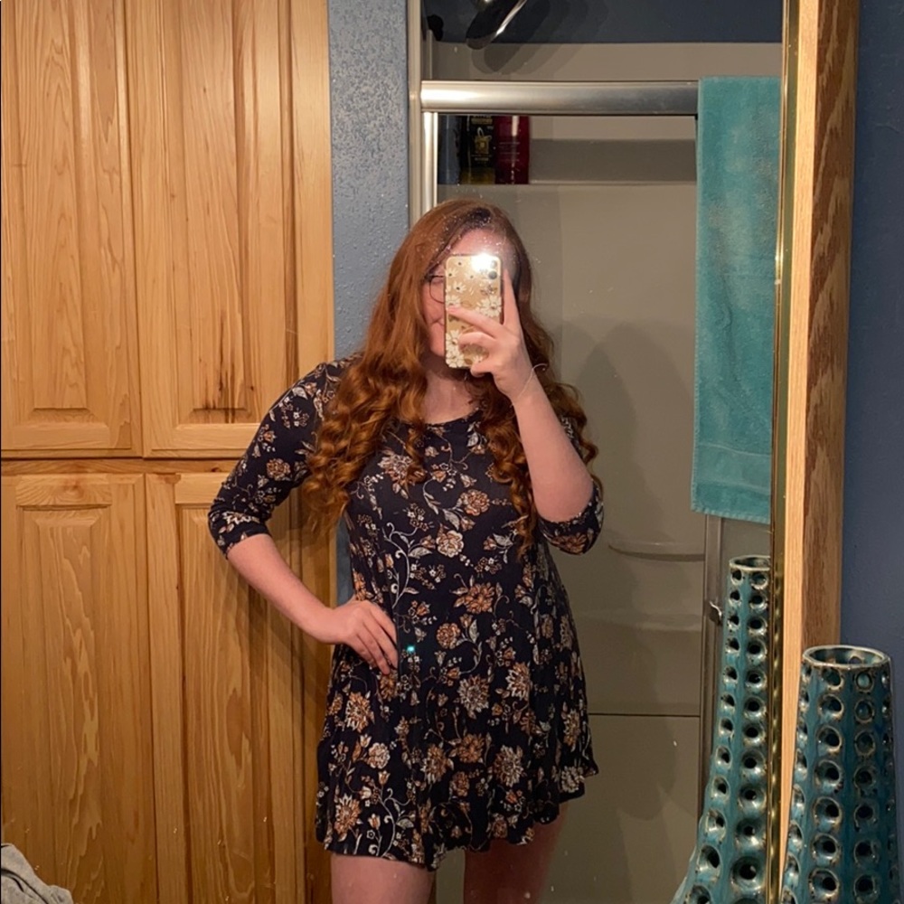 mid thigh floral, flowy dress